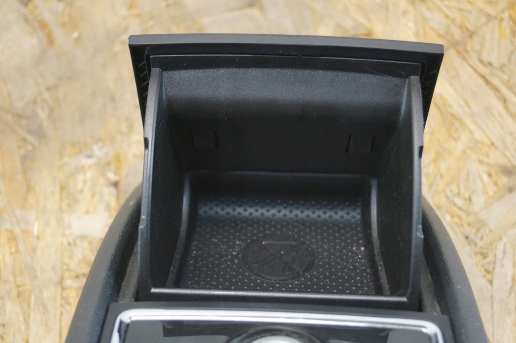 фото №5, Попільничка бардачок задня skoda superb ii lift 3t0863284a