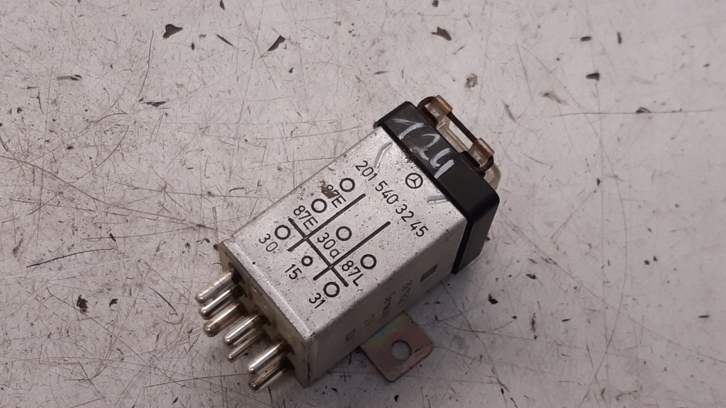 Купить Mercedes реле abs 2015403245