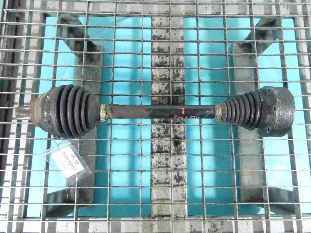 фото №1, Приводной вал левая audi a3 8p 1.8 tfsi