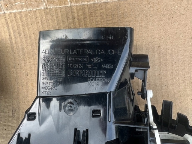 фото №3, Renault scenic iii 3 l-p решётка обдув 1012124