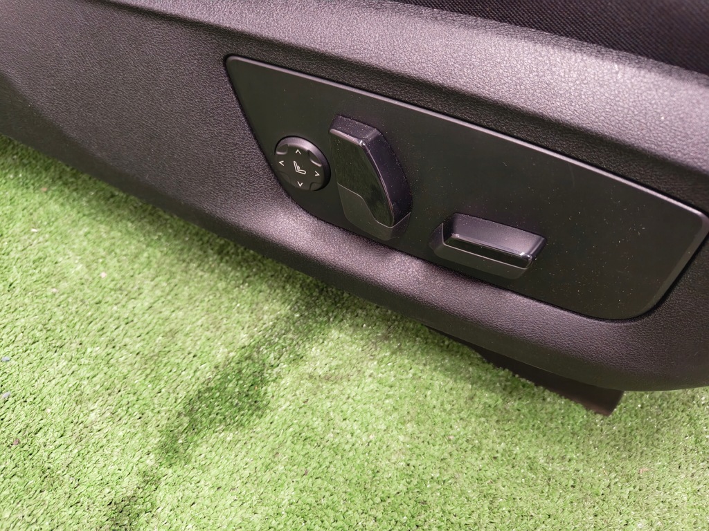 фото №5, Bmw 5 g30 середина обивка сиденья туннель заднее сиденье обшивки harman kardon