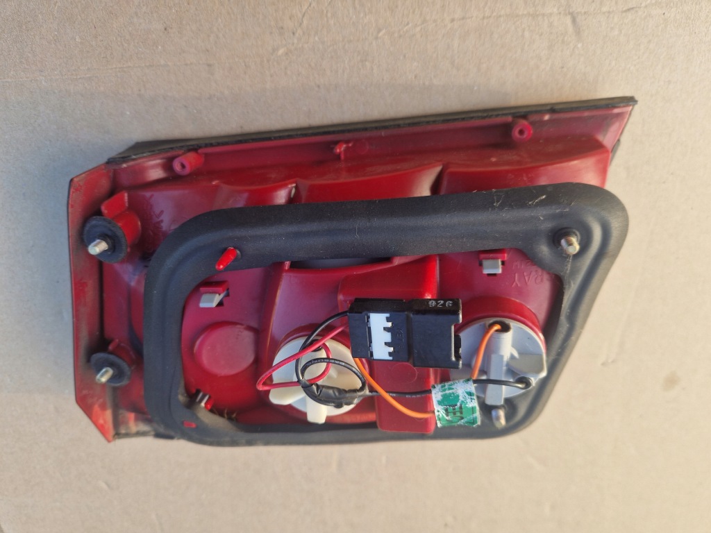 фото №4, Kia magentis 2001 лампа ліва w кришка задня