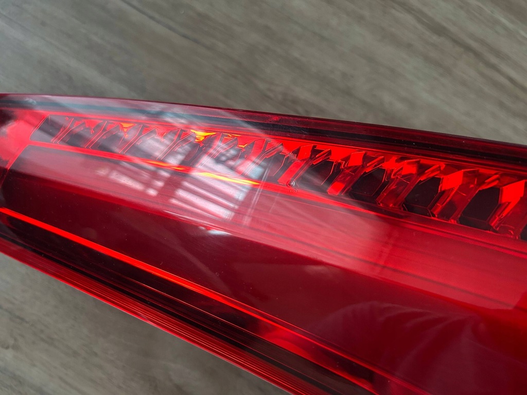 фото №9, Volvo xc40 2017- лампа led задняя левая оригинал