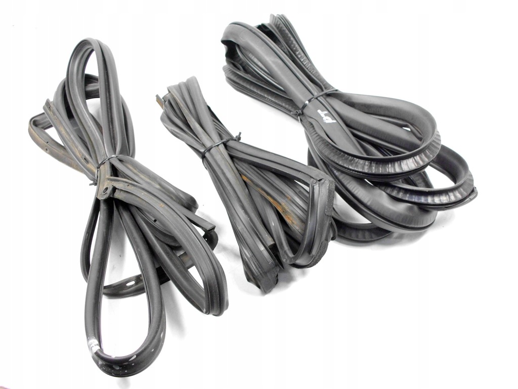 фото №1, Ssangyong actyon 09 прокладка na дверь задняя комплект левый задняя