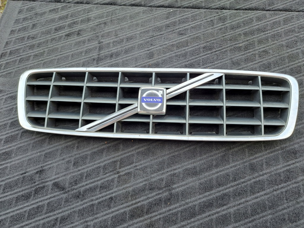 фото №1, Volvo xc70 i lift 04-07 решётка радиатора радиатора решётка радиатора решётка радиатора оригинал