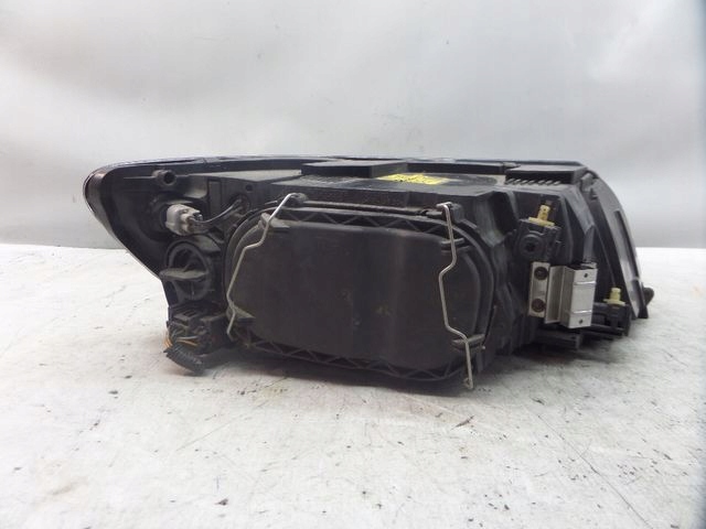 фото №12, Volvo v50 лампа левая передняя 30698885