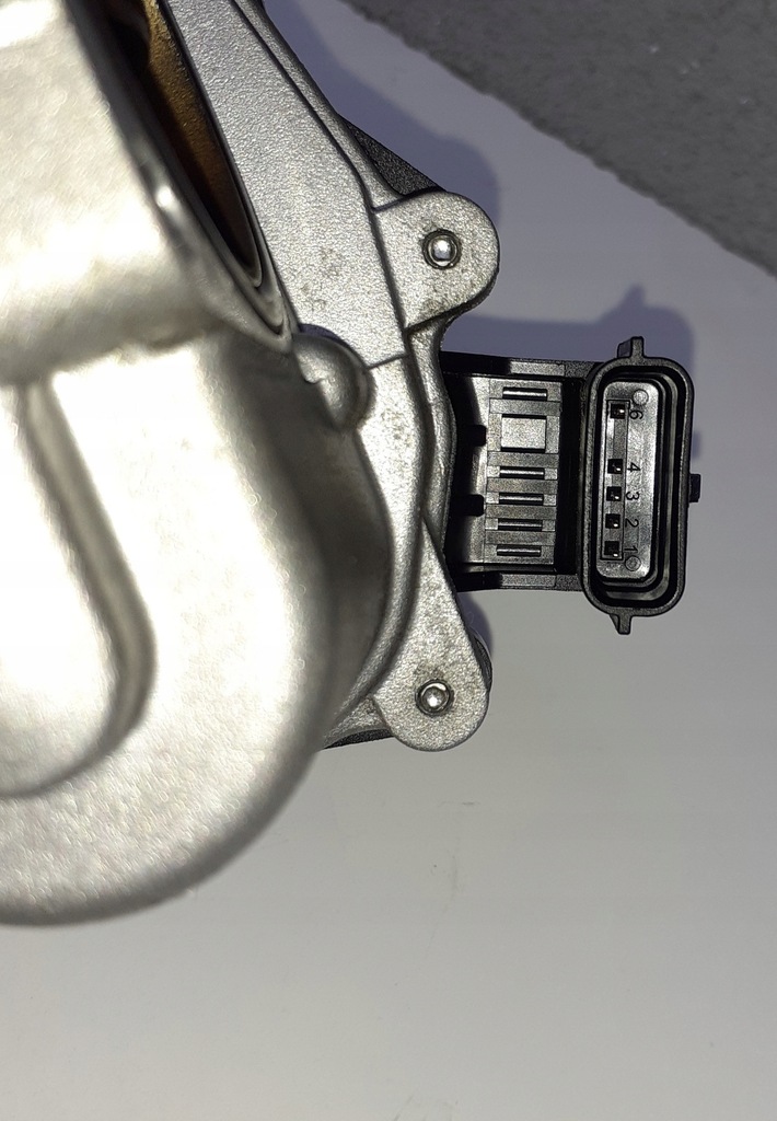 фото №5, Дроссельная заслонка 82006114985 nissan note e11 1.5 dci