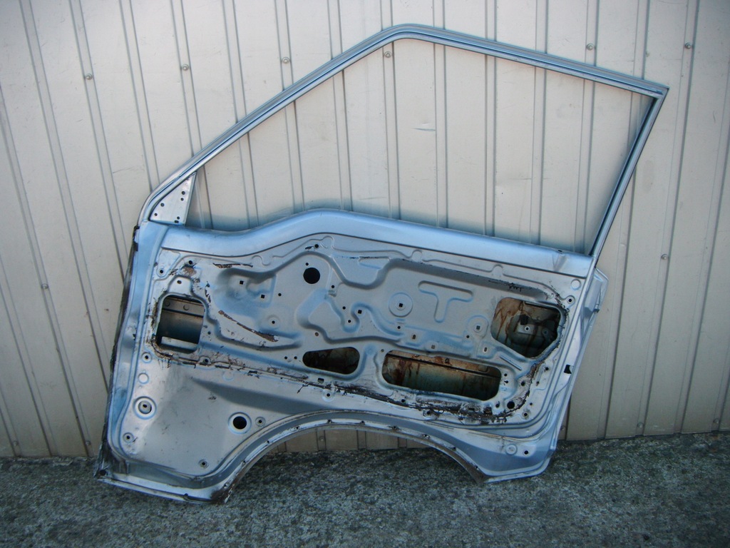 фото №9, Mitsubishi l300 двері праве передні