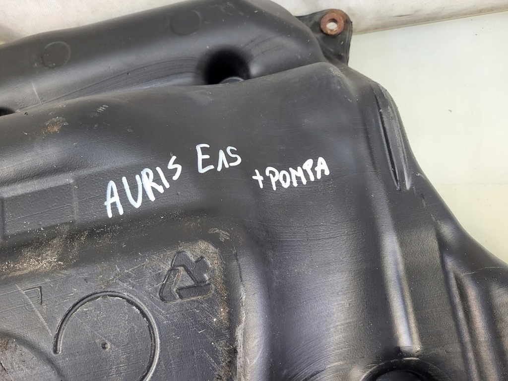 фото №13, Бак топлива bak насос помпа 2.2 d-cat toyota auris e15 77111-02150