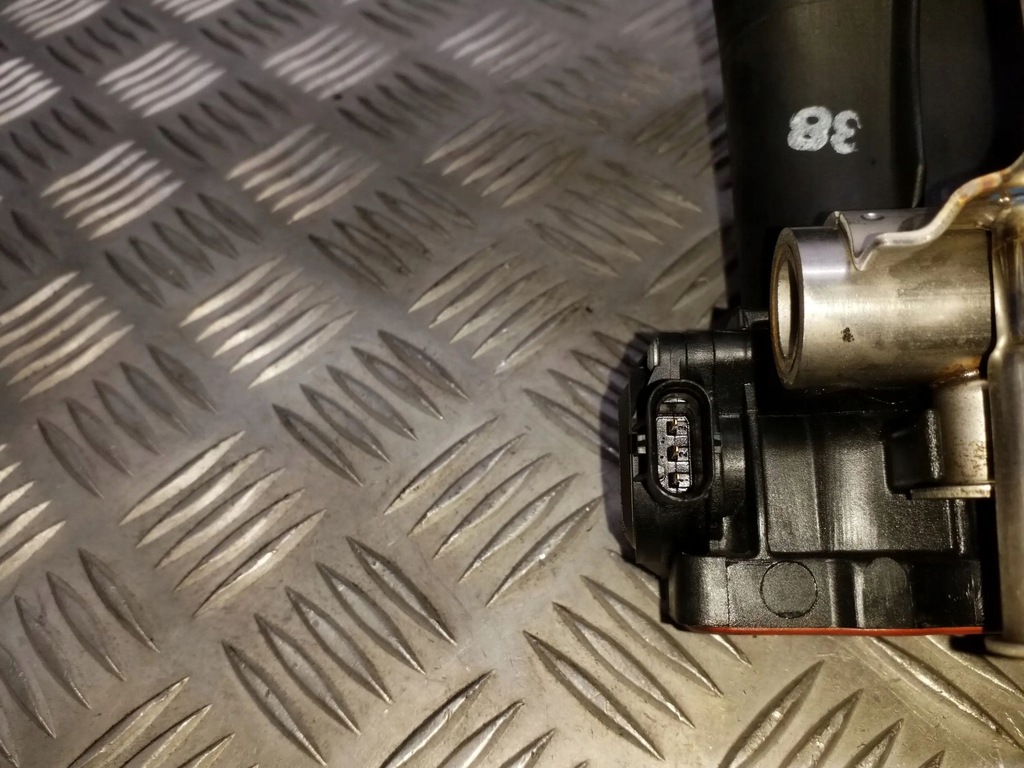 фото №8, 2012 audi q3 8u коллектор всасывающий 06j133185ea