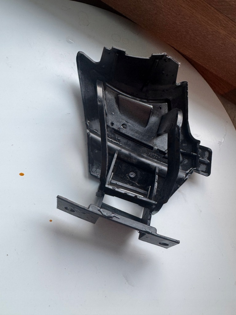 фото №5, Mercedes r-klasa w251 заглушка распылителя лампы перед левая a2518800125