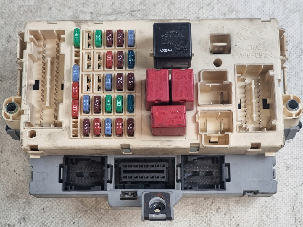 фото №7, Коробка запобіжників bsi оригінальний номер c106 alfa romeo 159 1.9 jtdm 150km