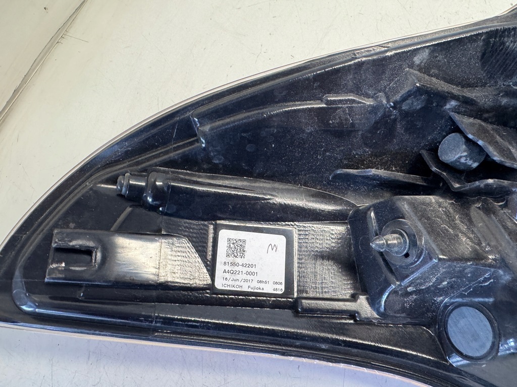 фото №12, Toyota rav4 2015 лампа правый задняя 81550-42201