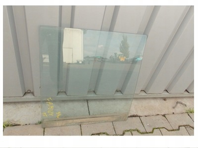 фото №1, Ssangyong family 2.5d 1994r скло права задня