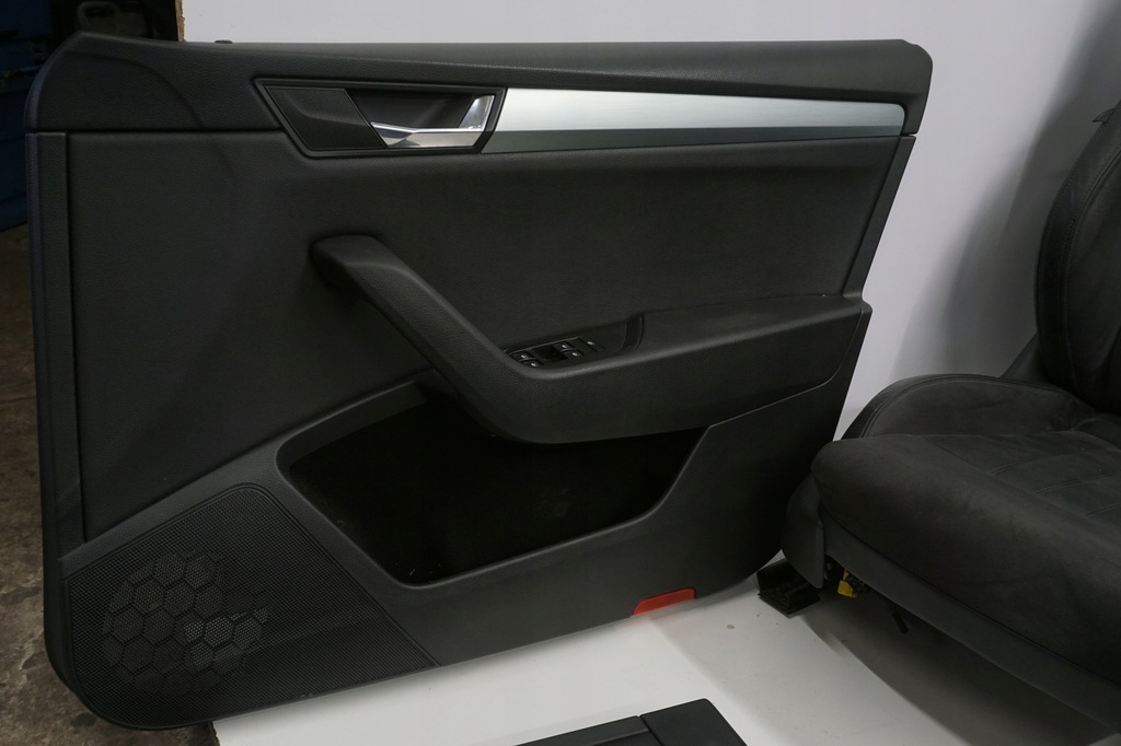 фото №13, Skoda superb iii kombi сиденья заднее сиденье