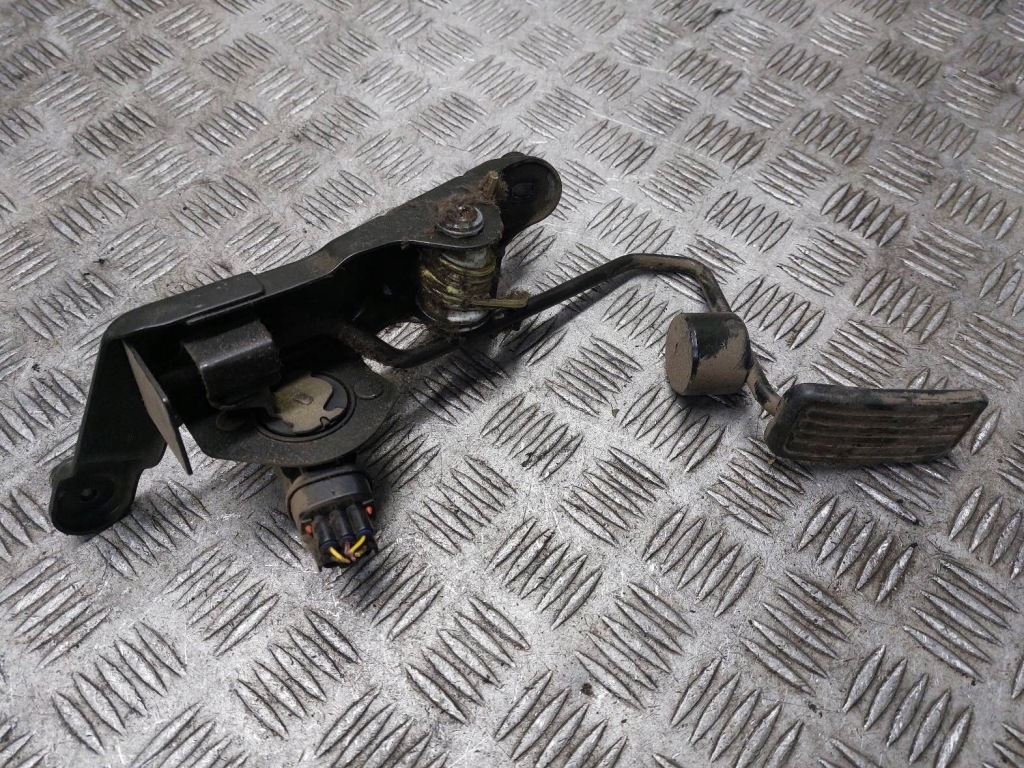 Купить Педаль газа потенциометр toyota rav4 2 рестайлинг  2.0 d4d 89281-33010
