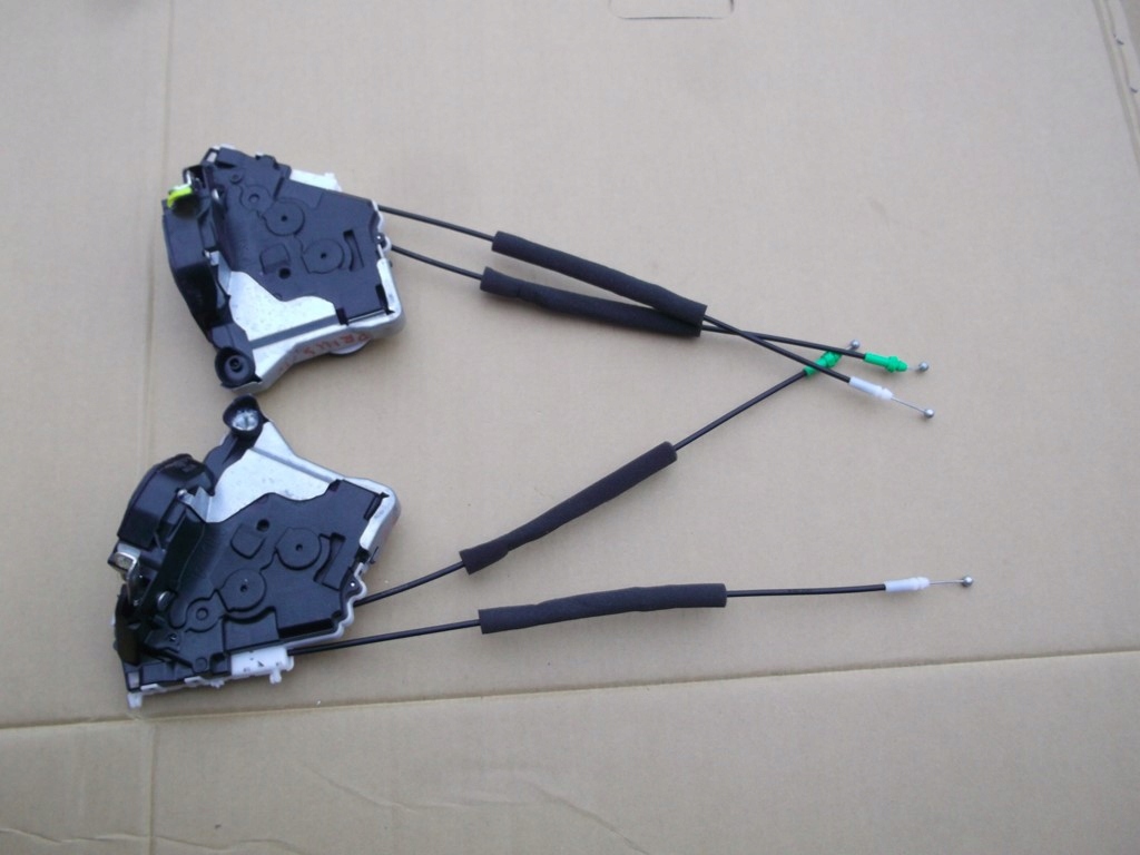 фото №1, Toyota prius iv 15- замок двері перед