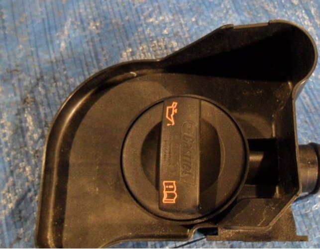 фото №1, Vw crafter 2012-13r 2.0 tdi заливная горловина масла