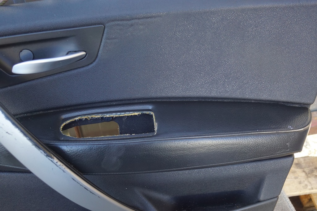 фото №8, Обшивка дверь правый перед bmw x3 e83 чёрный