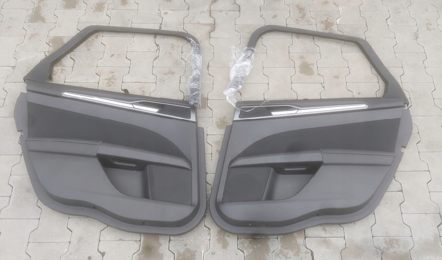 фото №1, Mondeo mk5 обшивка обивка дверь левый задняя шторка