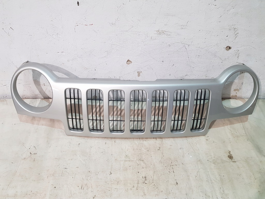 фото №1, Решётка радиатора решётка радиатора jeep cherokee liberty kj eur ps2 qs2