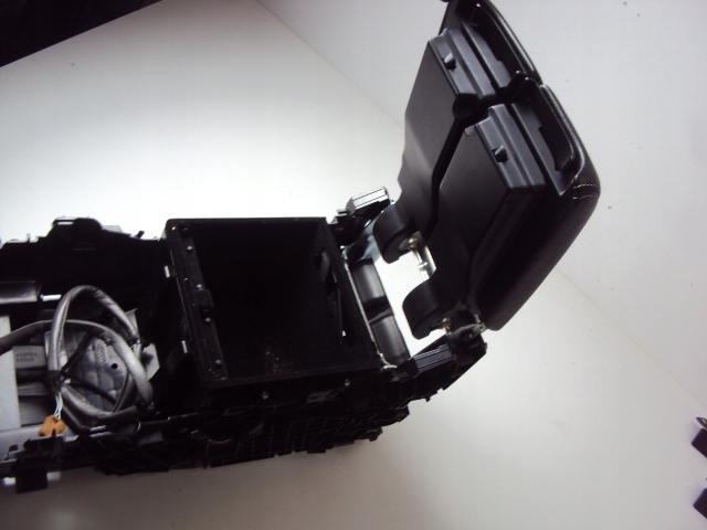 фото №6, Підлокітник range rover velar