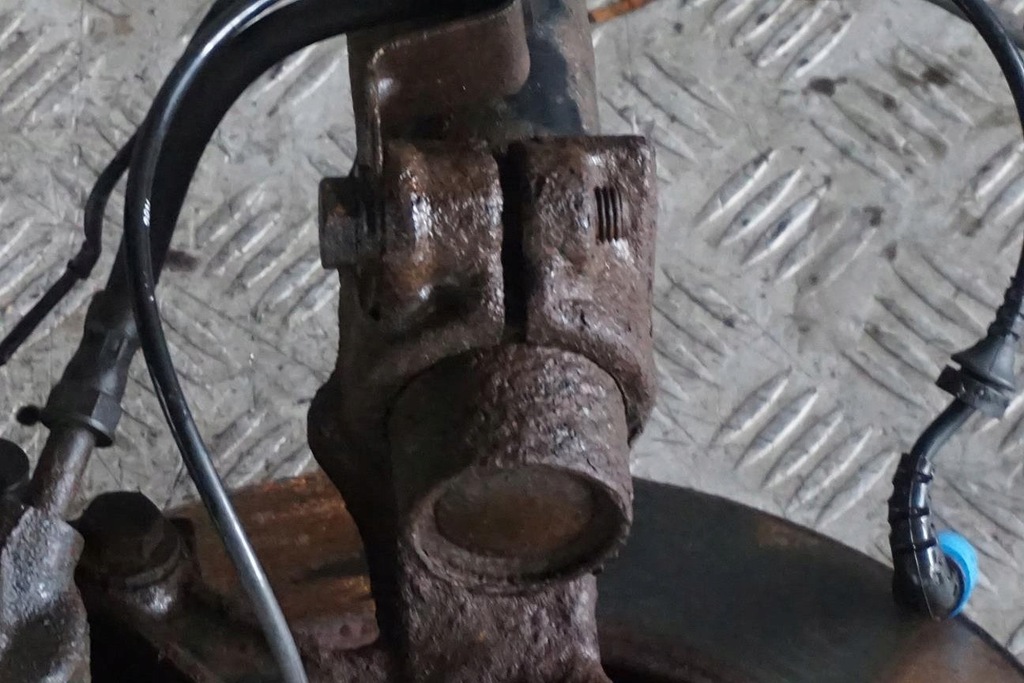 фото №10, Bmw z4 e85 2.2i поворотний кулак амортизатор лівий sport