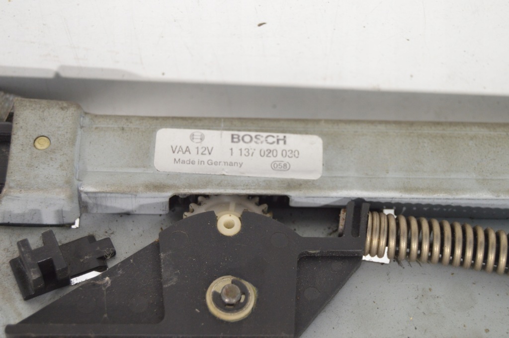 Podajnik поперечина правый mercedes w124 кабриолет  купе 1248600604 1137020030 Недорого