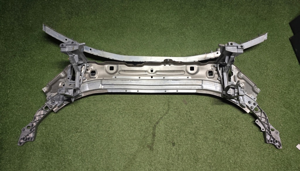 Ремінь балка перед mercedes e-klasa w213 6.3 amg Київ