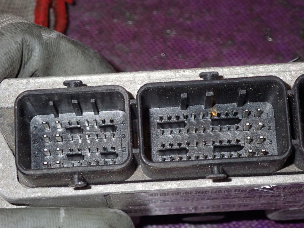 фото №5, Peugeot 1007 05-09 1.4 88km бортовой компьютер двигателя 9653979480 9661377380