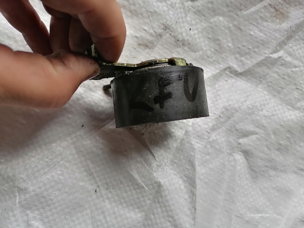 фото №4, Peugeot 1.4 16v kfu ролик натягувача розподільного валу