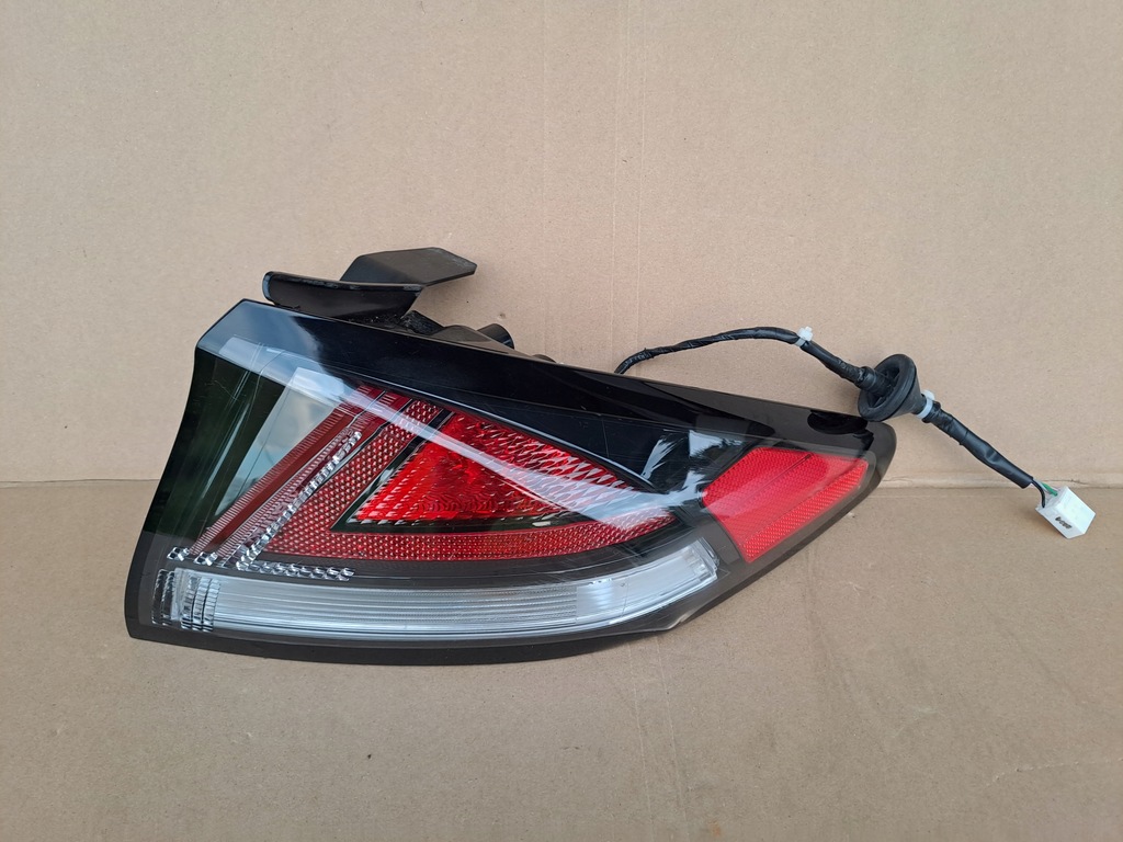 фото №1, Hyundai ioniq лампа правая задняя lift