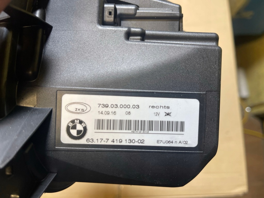 Свет противотуманные передние bmw оригинальный номер 7390300003 с Разборки