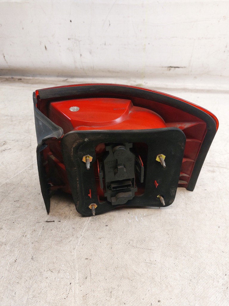 фото №9, Лампа левая задняя audi a6 c5 avant