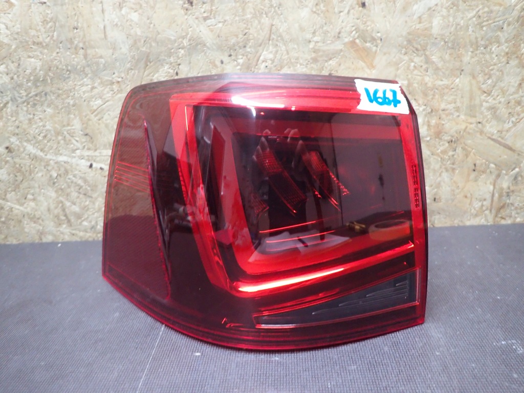 фото №1, Лампа задняя левая seat alhambra lift led 15-