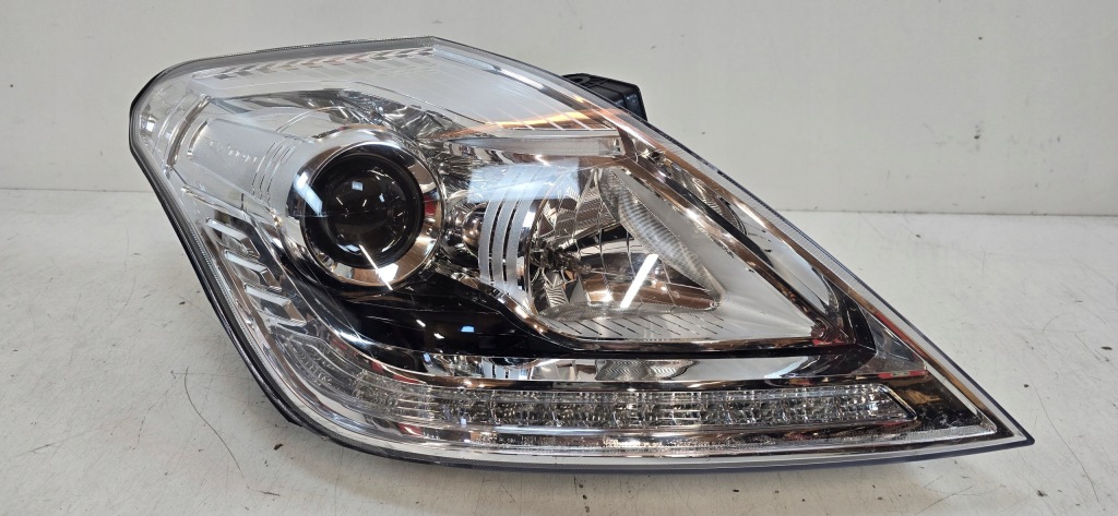 Купити Ssangyong rexton рестайлінг  фара лампа передня права перед 83102-08d60