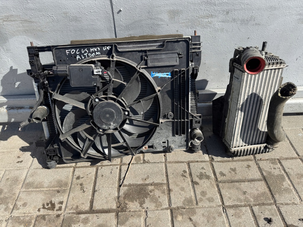 Капот бампер 6 x pdc лампи led перед ford focus mk3 рестайлінг Зі Шроту