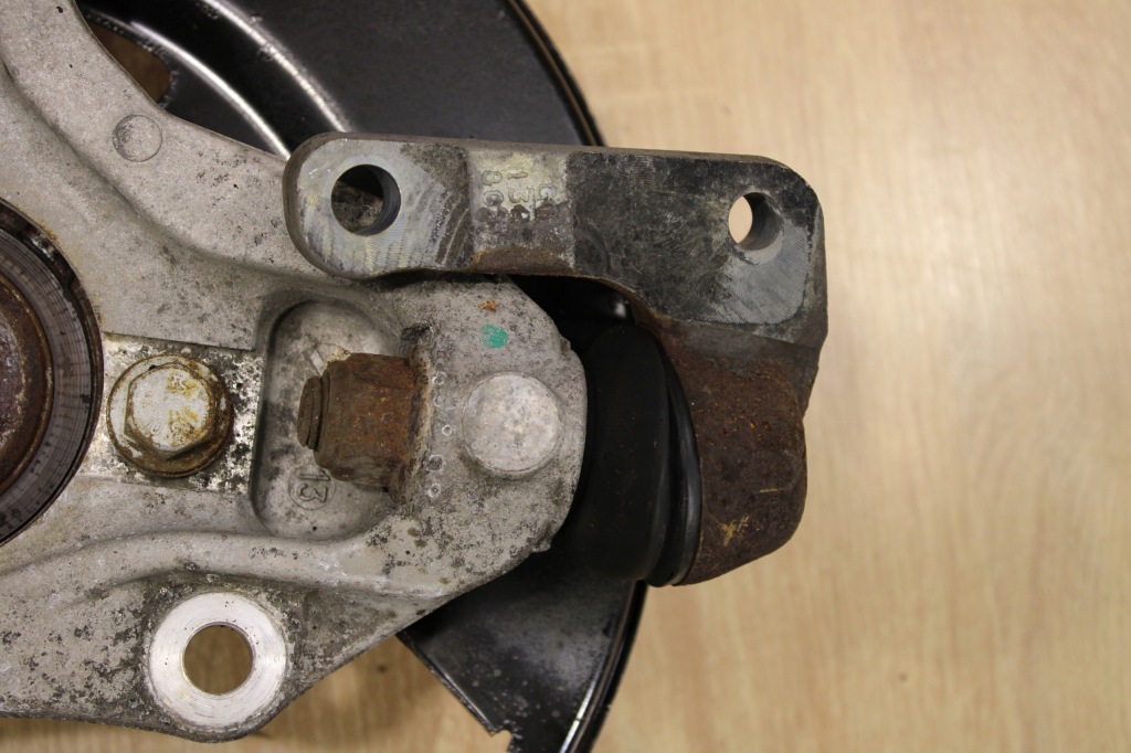 фото №3, Ступиця поворотний кулак лівий перед opel cascada astra j 2.0 cdti