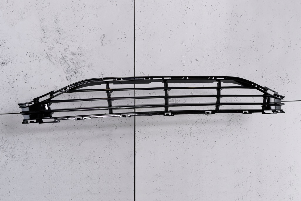 Volvo v40 ii 2012-2019 решітка середня передній бампера 31283743 Київ