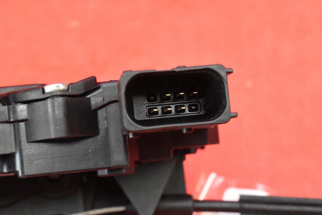 Замок задний lewego створки 1356367080 968847-101 citroen nemo 08-15 Цена