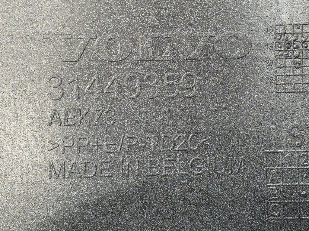 Бампер перед volvo xc40 31449359 31449340 31449343 31449344 + решётки 17 - Киев