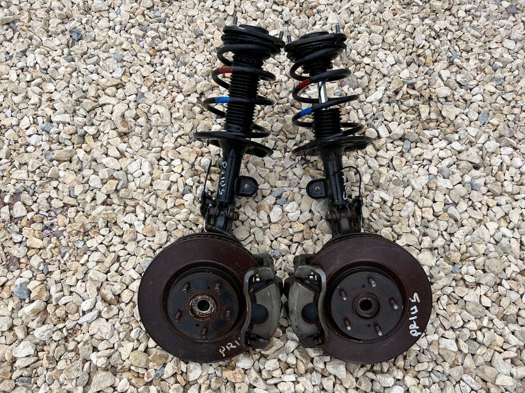 фото №1, Toyota prius iii plus поворотный кулак амортизатор правая