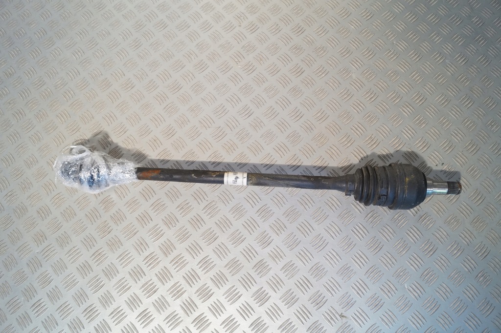 фото №1, Mercedes cla 117 w246 приводной вал задняя задняя 4 matic 4x4