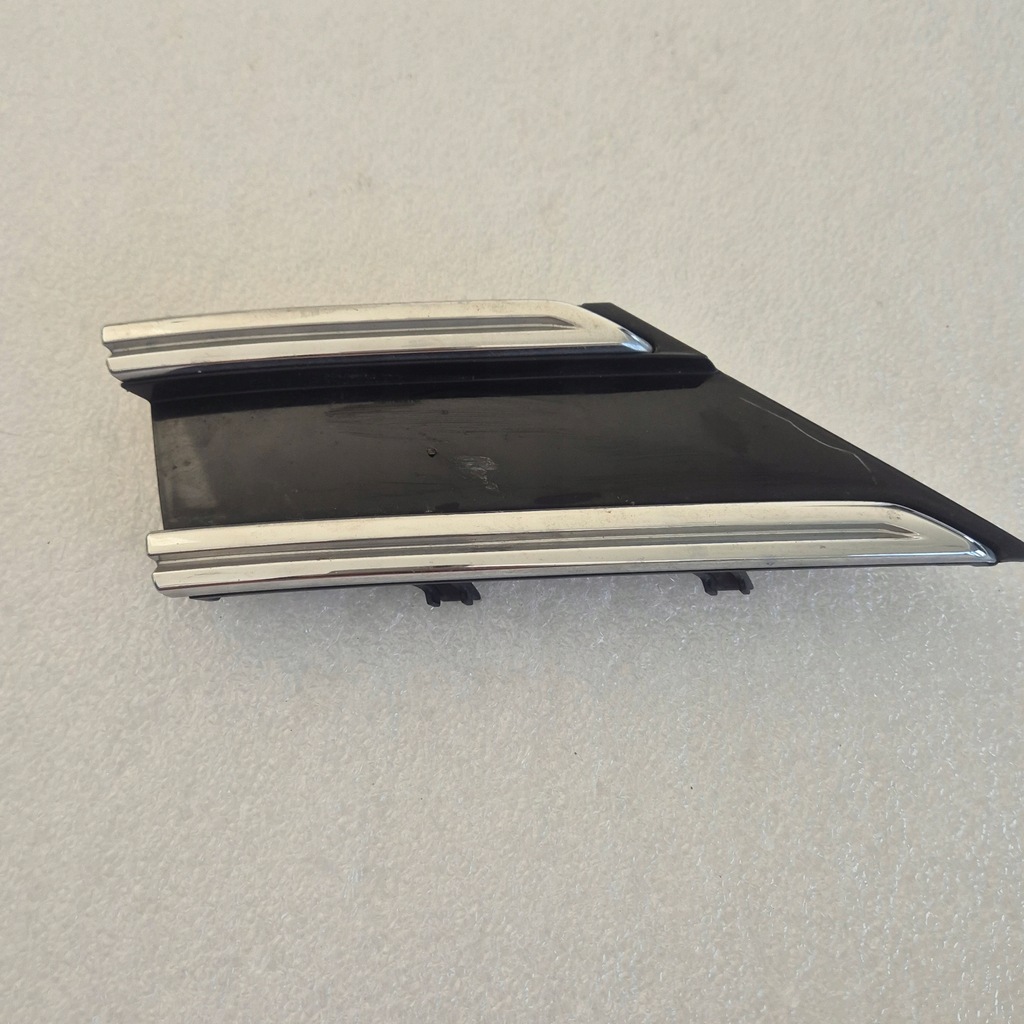 фото №1, Vw volkswagen arteon r-line lift заглушка фаркоп бампера перед 3g8807241a