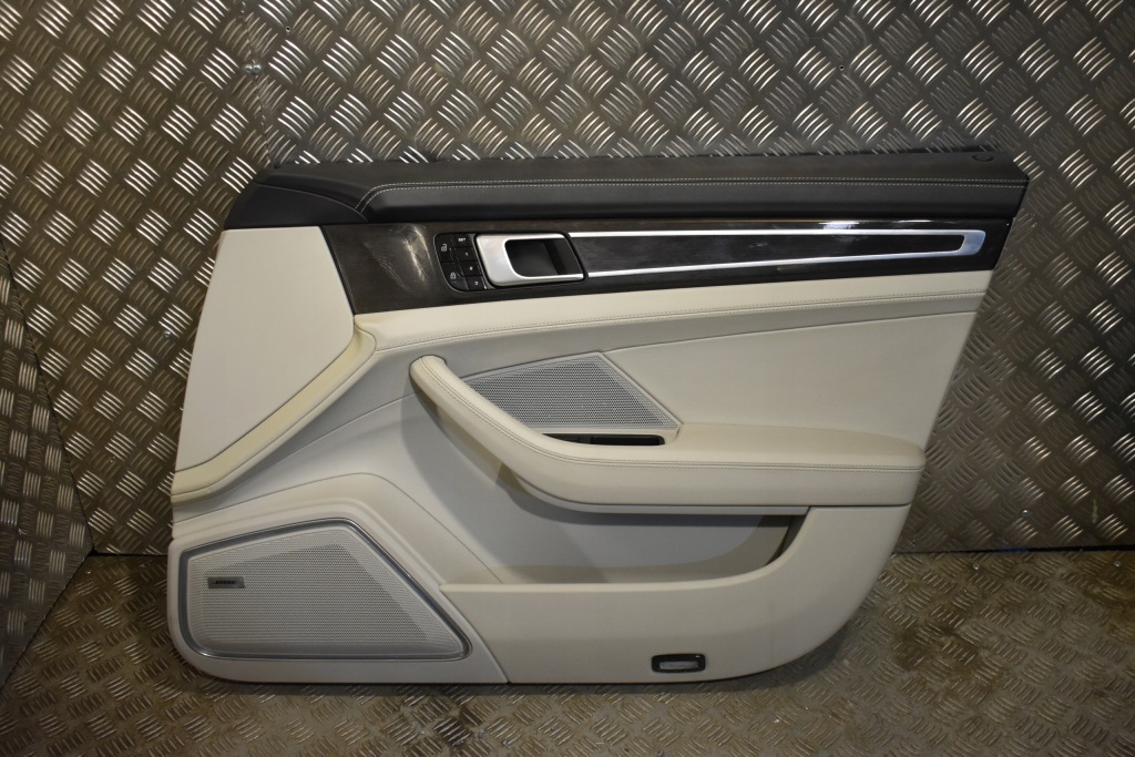 фото №1, Обшивка дверь передний правый porsche panamera 971 glattleder kreide 1