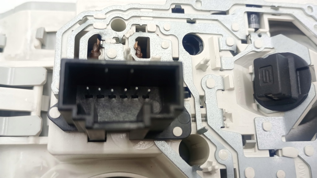 фото №11, Лампа потолочный vw passat golf 1k0947105 3c0035711a