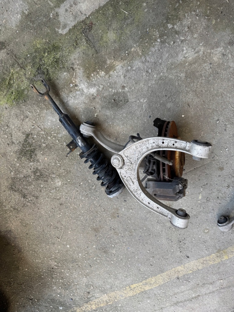 Купити Bmw f10 f11 правий амортизаторна стійка