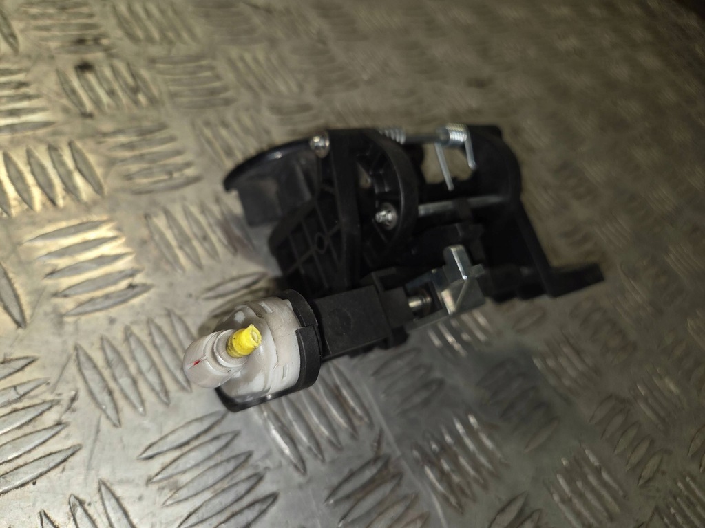 фото №5, Замок крышки багажника задняя mercedes-benz a w168