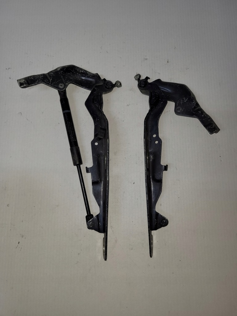 фото №1, Volvo v70 xc70 - петля петли капот комплект