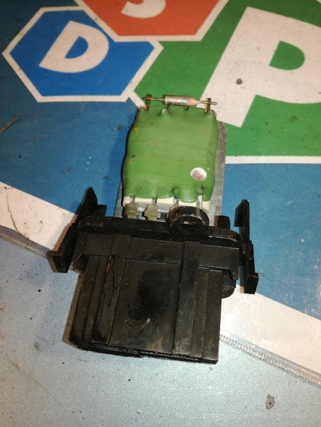 фото №8, Резистор резистор вентилятор vw golf iii 881055650